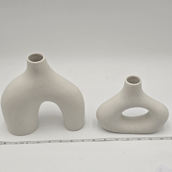 Carrot's Den Donut Vase Set of 2 - White Large Ceramic Vase - Minimalist Nord... - Picture 4 of 5